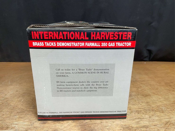 1/16-farmall-350-demonstrator-nib-sc-image-4