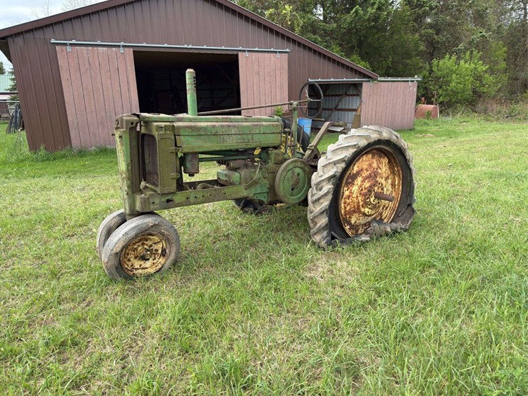 john-deere-model-b-image-1