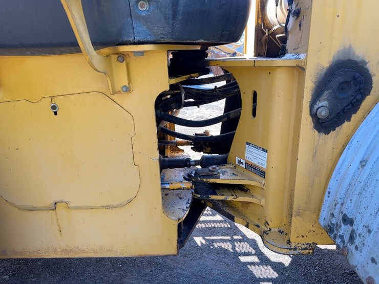 2005-deere-644j-image-24