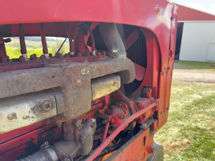 massey-ferguson-44-image-38
