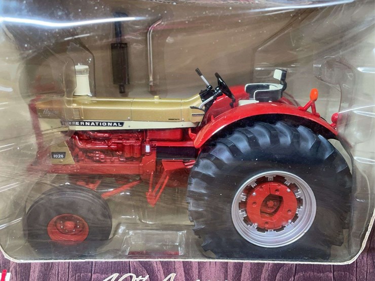 1/16-ih-1026-gold-demonstrator-40th-anniversary-nib-ertl-image-7