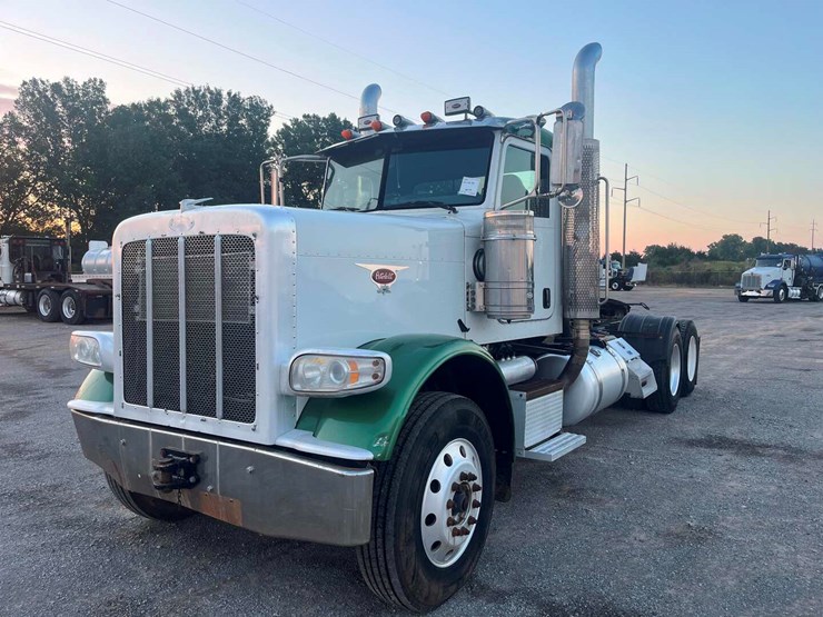 2012-peterbilt-388-image-7