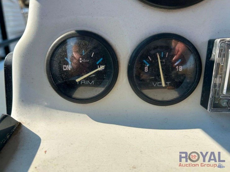 2007-boston-whaler-boat-w/-dual-200hp-mercury-optimax-image-38
