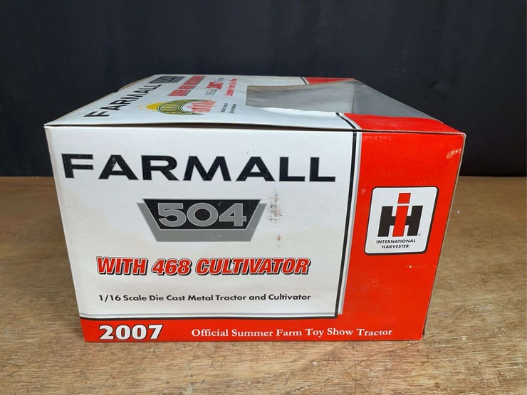 1/16-farmall-504-w/cultivator-2007-sfts-nib-sc-image-6