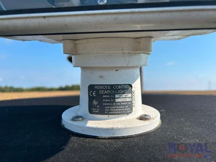 2007-boston-whaler-boat-w/-dual-200hp-mercury-optimax-image-21
