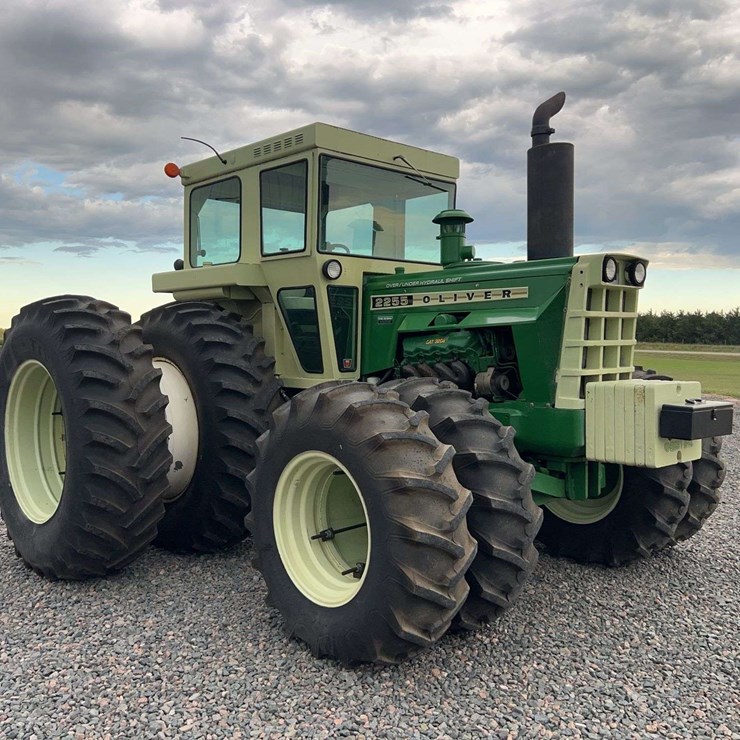 1974 OLIVER 2255