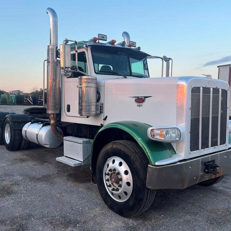 2012 PETERBILT 388