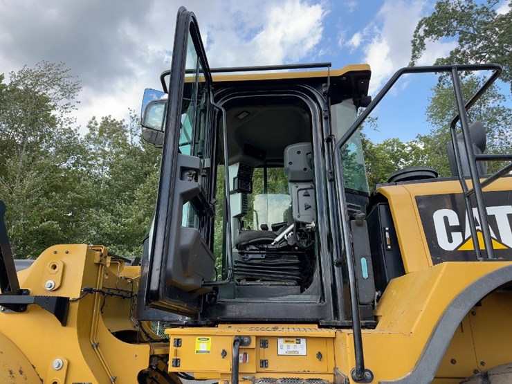 2017-caterpillar-966m-image-24