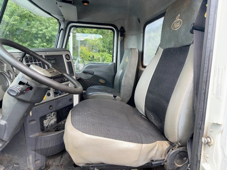 2017-mack-granite-gu713-image-32