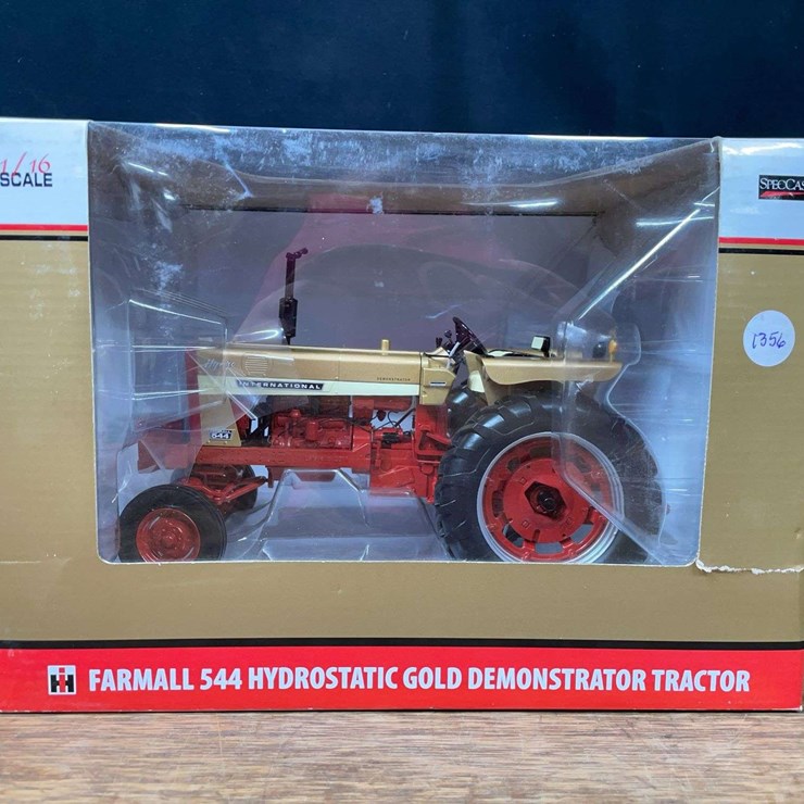 1/16 Farmall 544 Gold Demonstrator 2011 Lafayette NIB SC