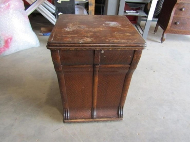 new-home-sewing-machine-w/attachments-&-cabinet-image-25