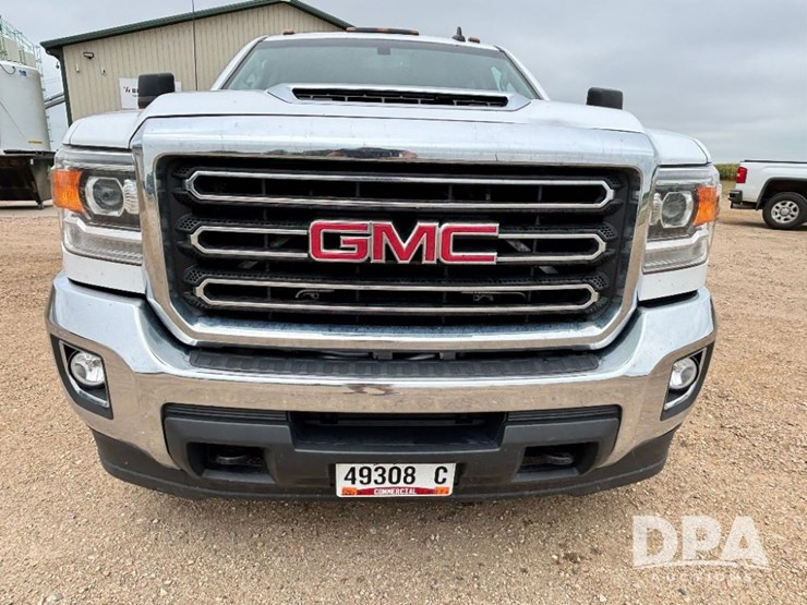 2017-gmc-sierra-2500hd-image-17