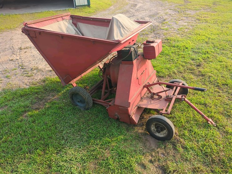 tow-behind-lawn-sweeper,-red,-tow-hitch,-metal-and-fabric-image-4