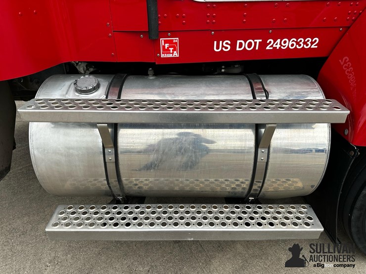 2015-kenworth-t440-image-13