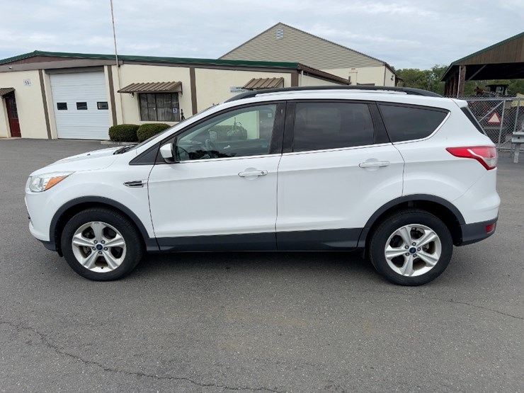 2016-ford-escape-se-image-2