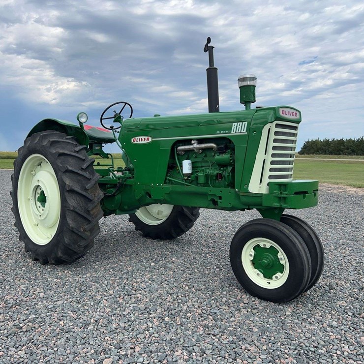 1959 OLIVER 880