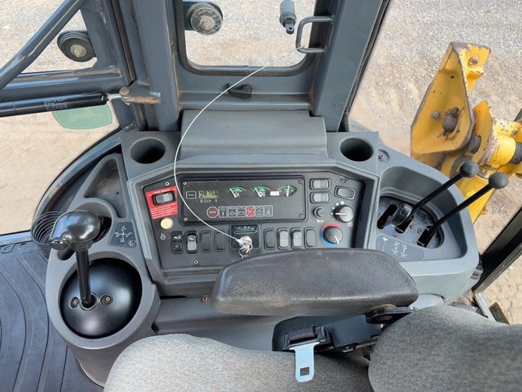 2006-deere-310g-image-27