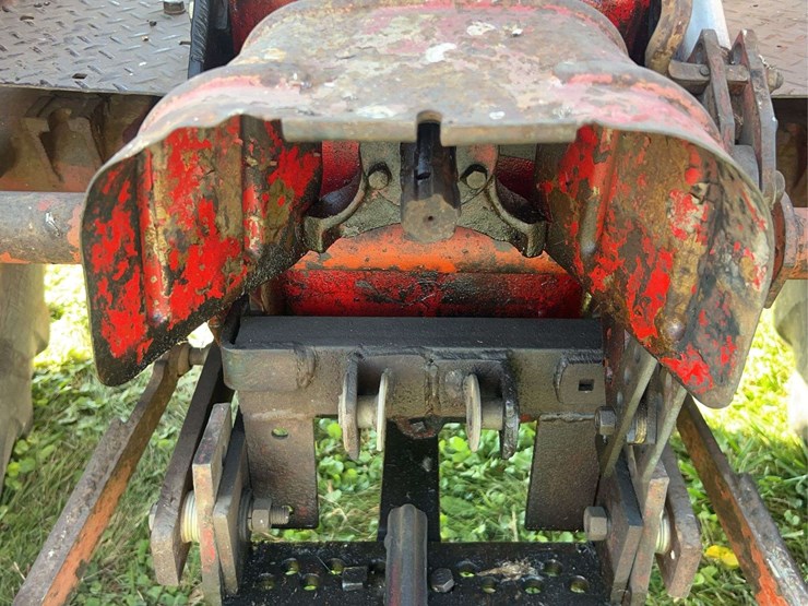 massey-ferguson-44-image-33