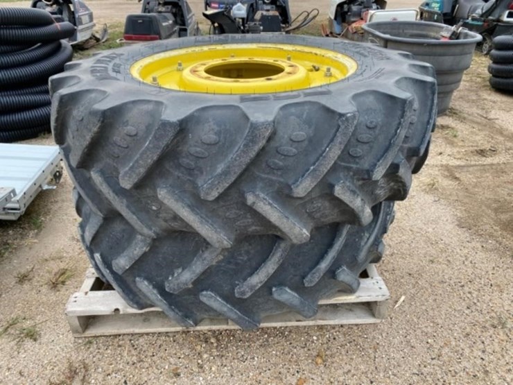john-deere-10-image-1