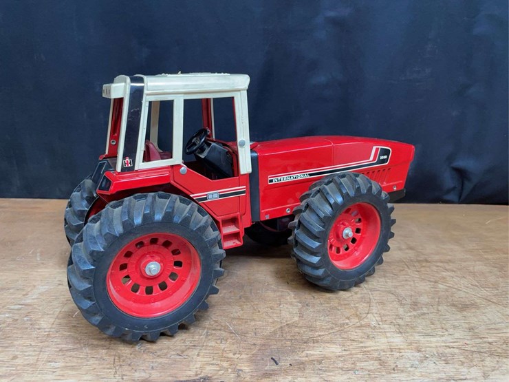 1/16-ih-3588-first-edition-ertl-image-10