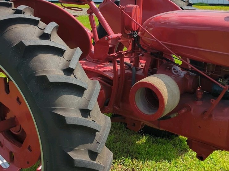 1953-mccormick-farmall-super-h-narrow-front-tractor-image-13