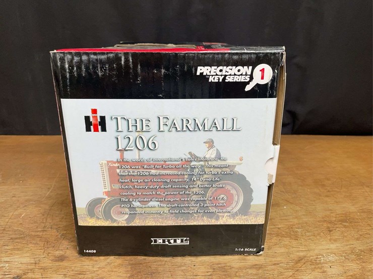 1/16-farmall-1206-precision-key-nib-ertl-image-5
