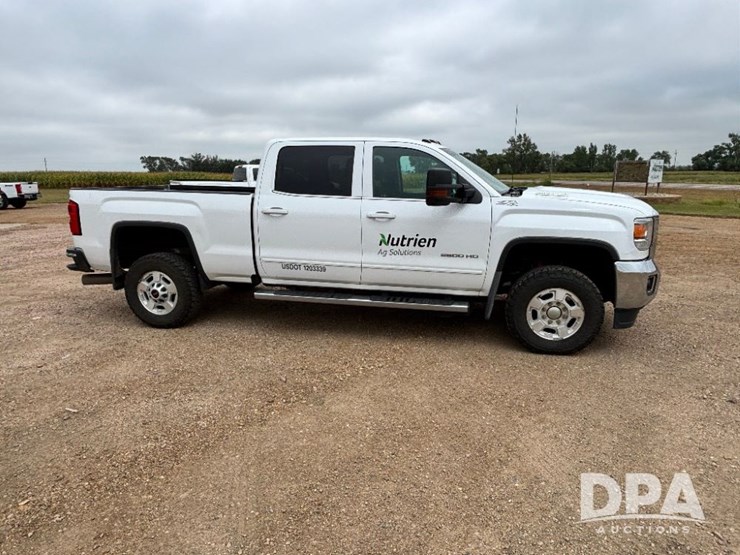 2017-gmc-sierra-2500hd-image-6