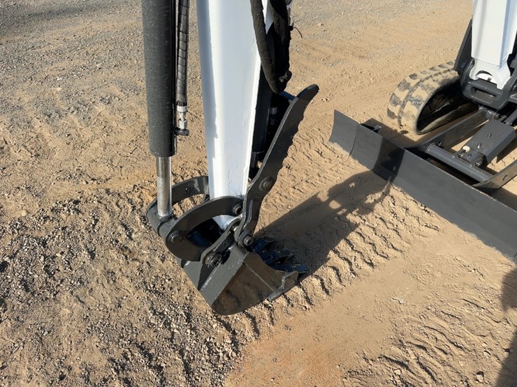2022-bobcat-e20-image-12