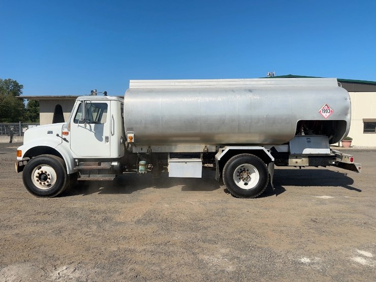 2001-international-4900-image-2