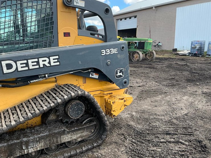 2014-deere-333e-image-25