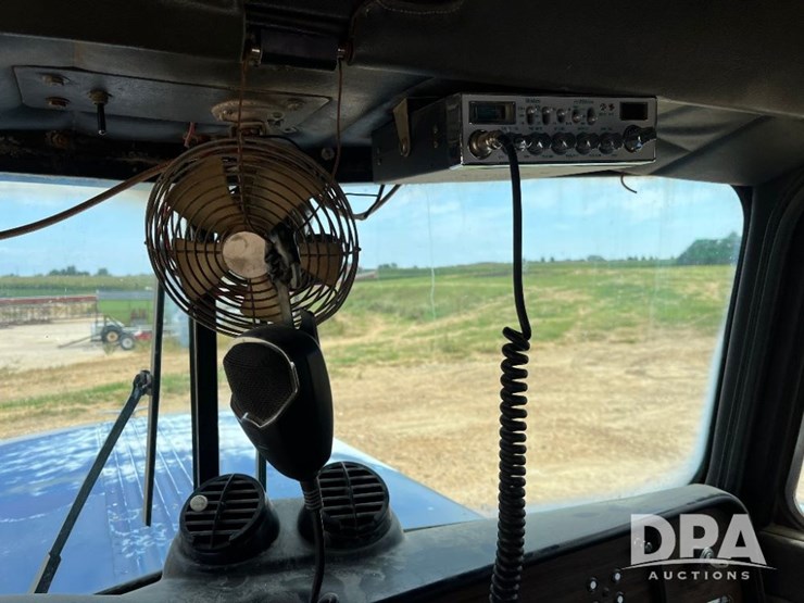 1984-peterbilt-359-image-62