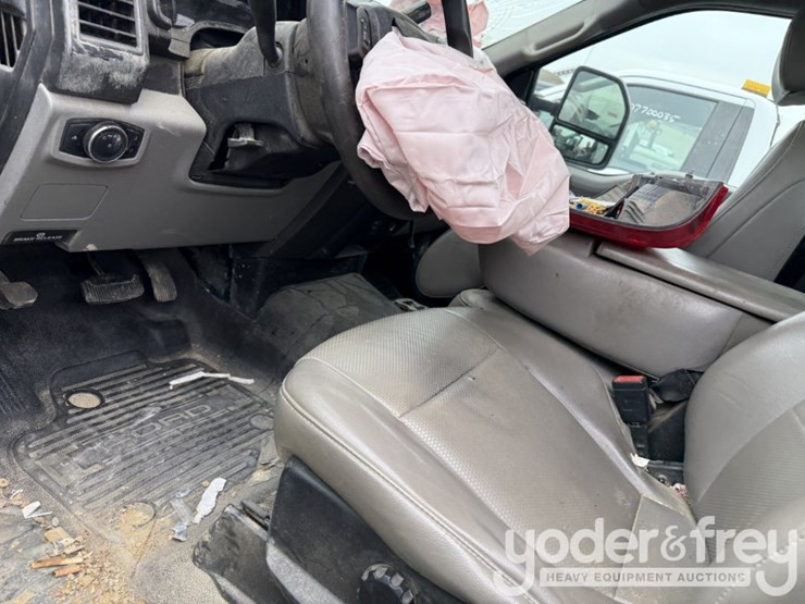 2020-ford-f250-xl-image-13