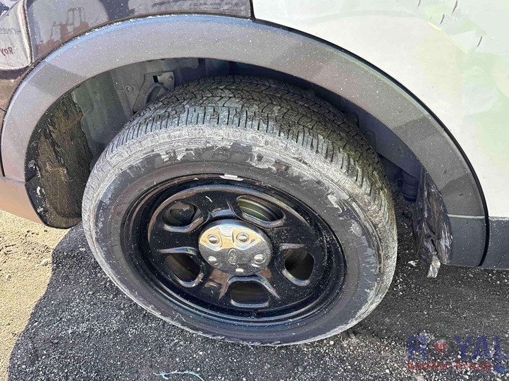 2017-ford-explorer-image-27