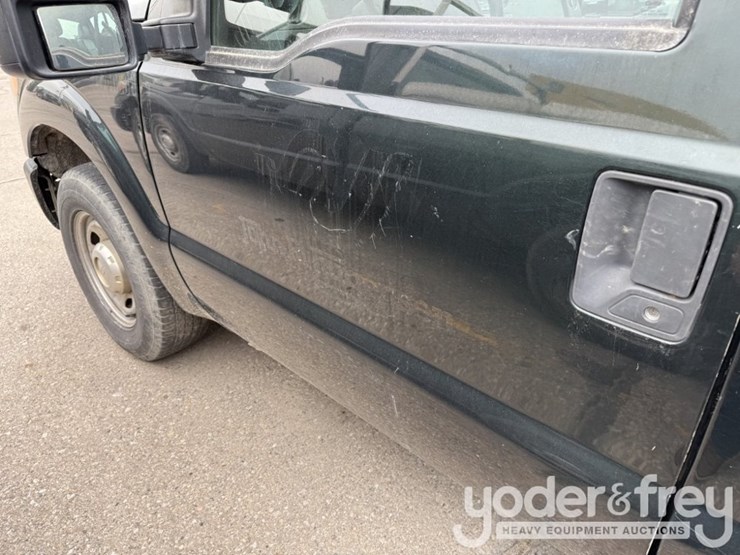 2016-ford-f350-xl-image-16