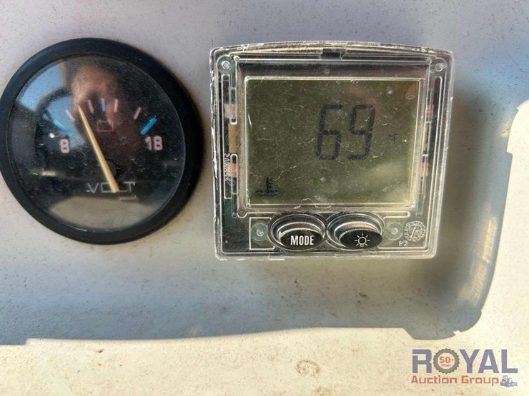 2007-boston-whaler-boat-w/-dual-200hp-mercury-optimax-image-36