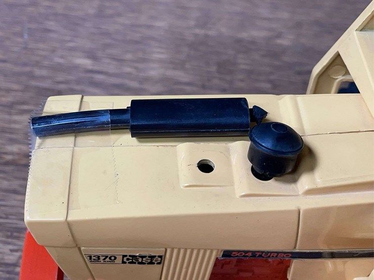 1/16-case-1370-ertl-image-11