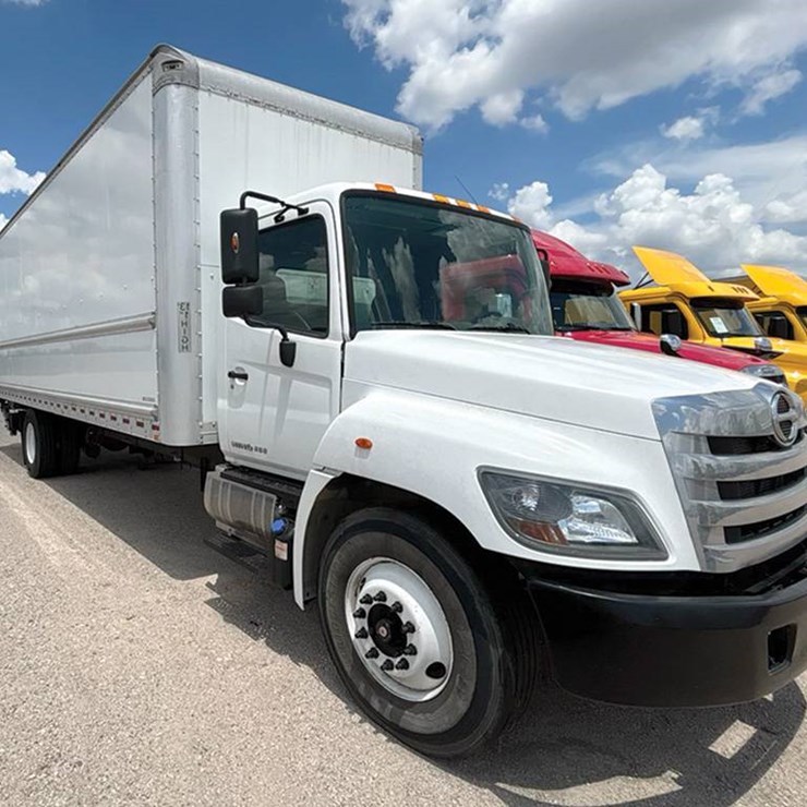 2018 HINO 338