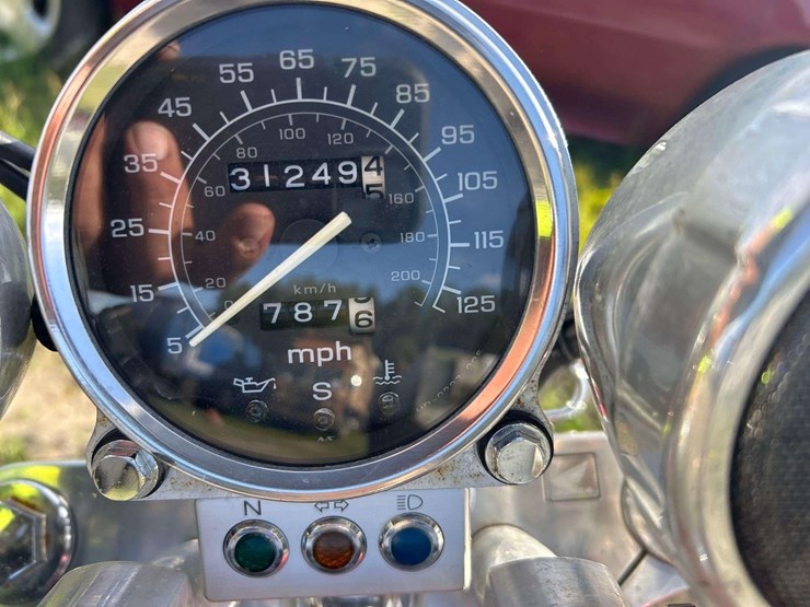 1999-honda-vt1100c-motorcycle-image-7