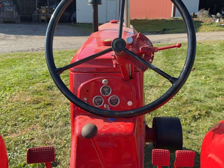 massey-ferguson-81-image-22