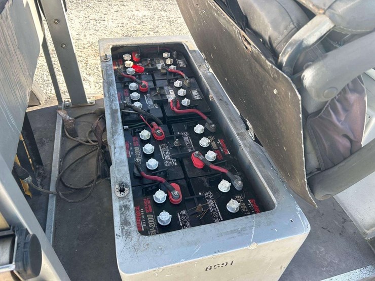 2010-l3v-electric-cart-image-8