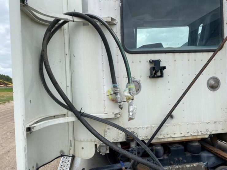 1995-freightliner-fld,detroit-60series,eaton-10sp.-image-21