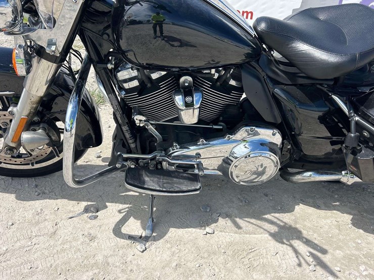 2021-harley-davidson-flhp-motorcycle-image-6