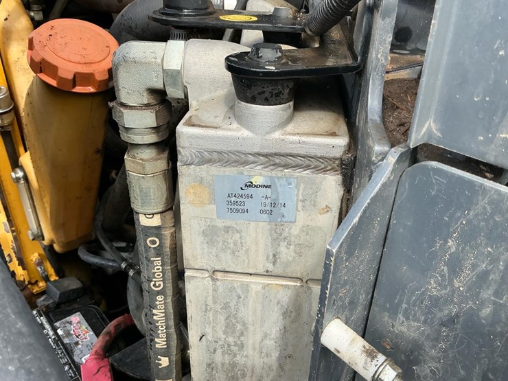 2014-deere-333e-image-50