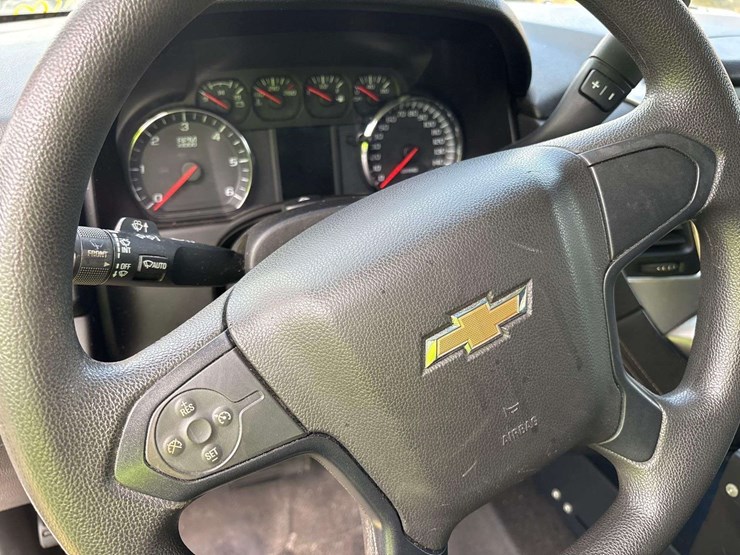 2016-chevrolet-tahoe-image-11