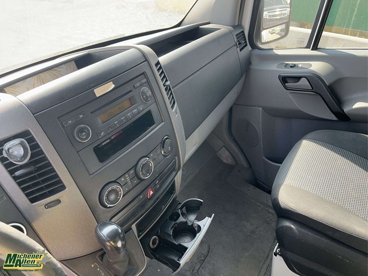2010-mercedes-benz-sprinter-3500-image-13