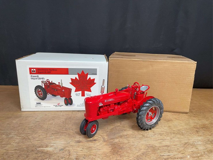 1/16-farmall-super-md-ta-2007-ontario-nib-sm-image-1