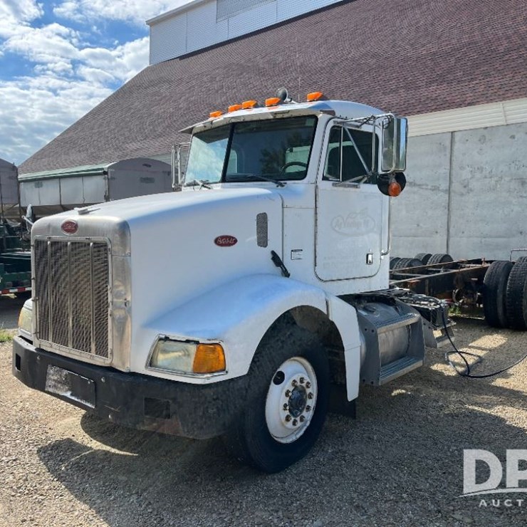 2000 PETERBILT 385