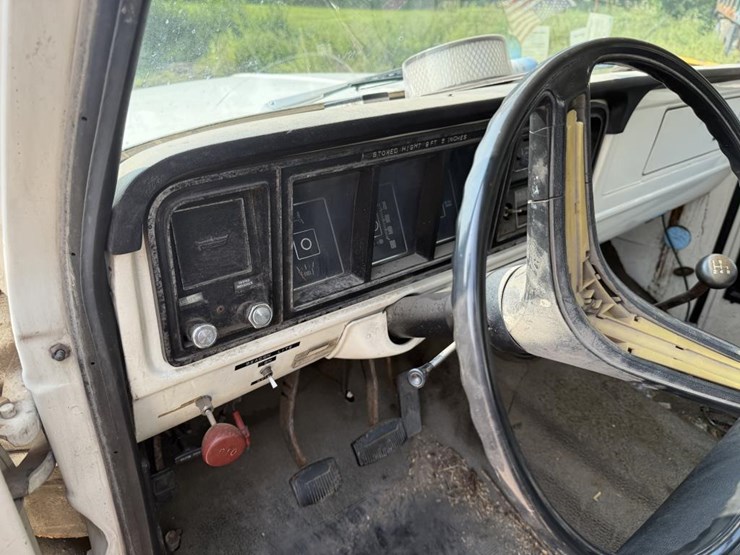1975-ford-f350-image-65