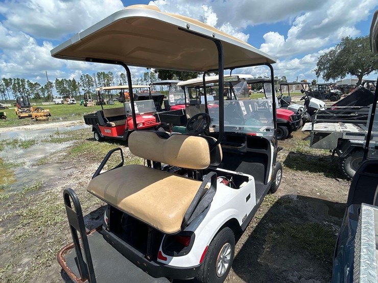 e-z-go-freedom-txt-electric-cart-image-3