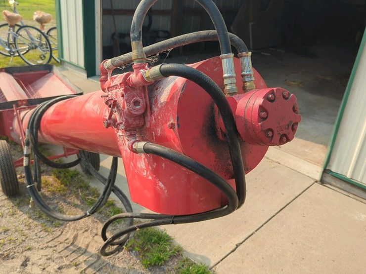 farm-king-swing-auger,-9',-4'x4'-loading-auger-image-4